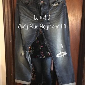 Plus size Distressed Boyfriend Jeans